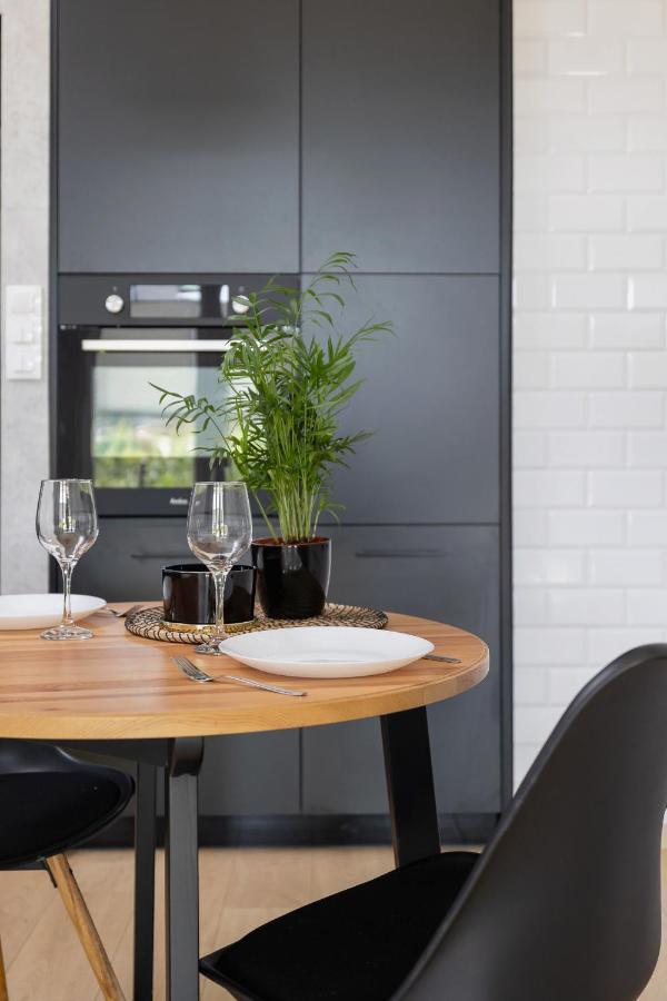 Krakow Studio With Parking & Terrace Near Zalew Bagry By Renters Prestige Kültér fotó
